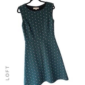 LOFT | NWOT TEXTURED KNIT GREEN & BLACK RETRO PRINT DRESS FIT & FLARE | SIZE: 6